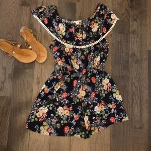 ❤️ Shawl Neck Floral Romper with Cinch Waist